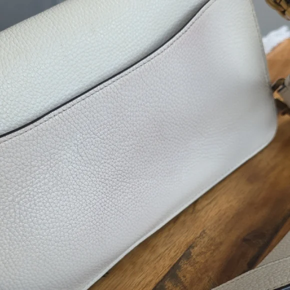 Coach Cream Leather Shoulder Bag with Gold Accents - Picture 8 of 11